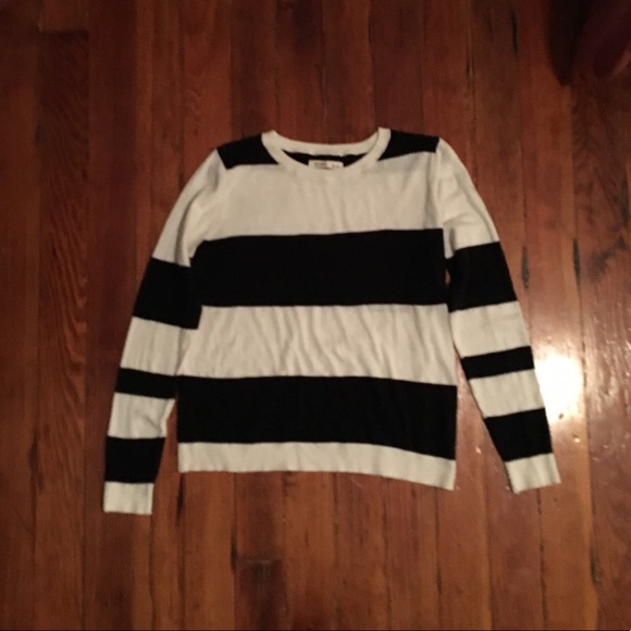 Old Navy Sweaters - Donated to Eaton Fire Evacuees- Old Navy Black and White Stripe Sweater Size M